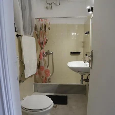 Apartment Maistros 2 *